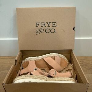 FRYE AND CO. Blush Sandals